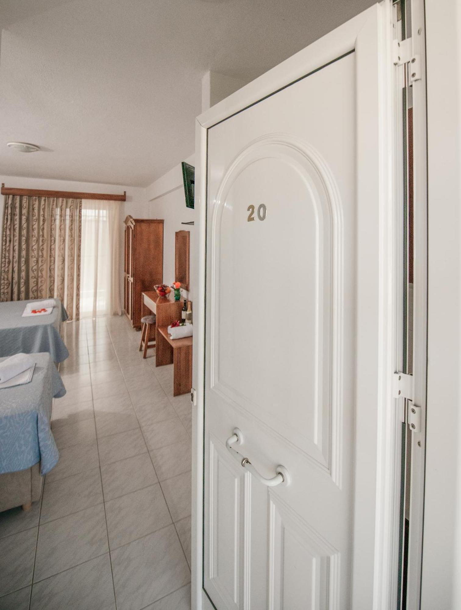 Estia Hotel Fourka Bagian luar foto
