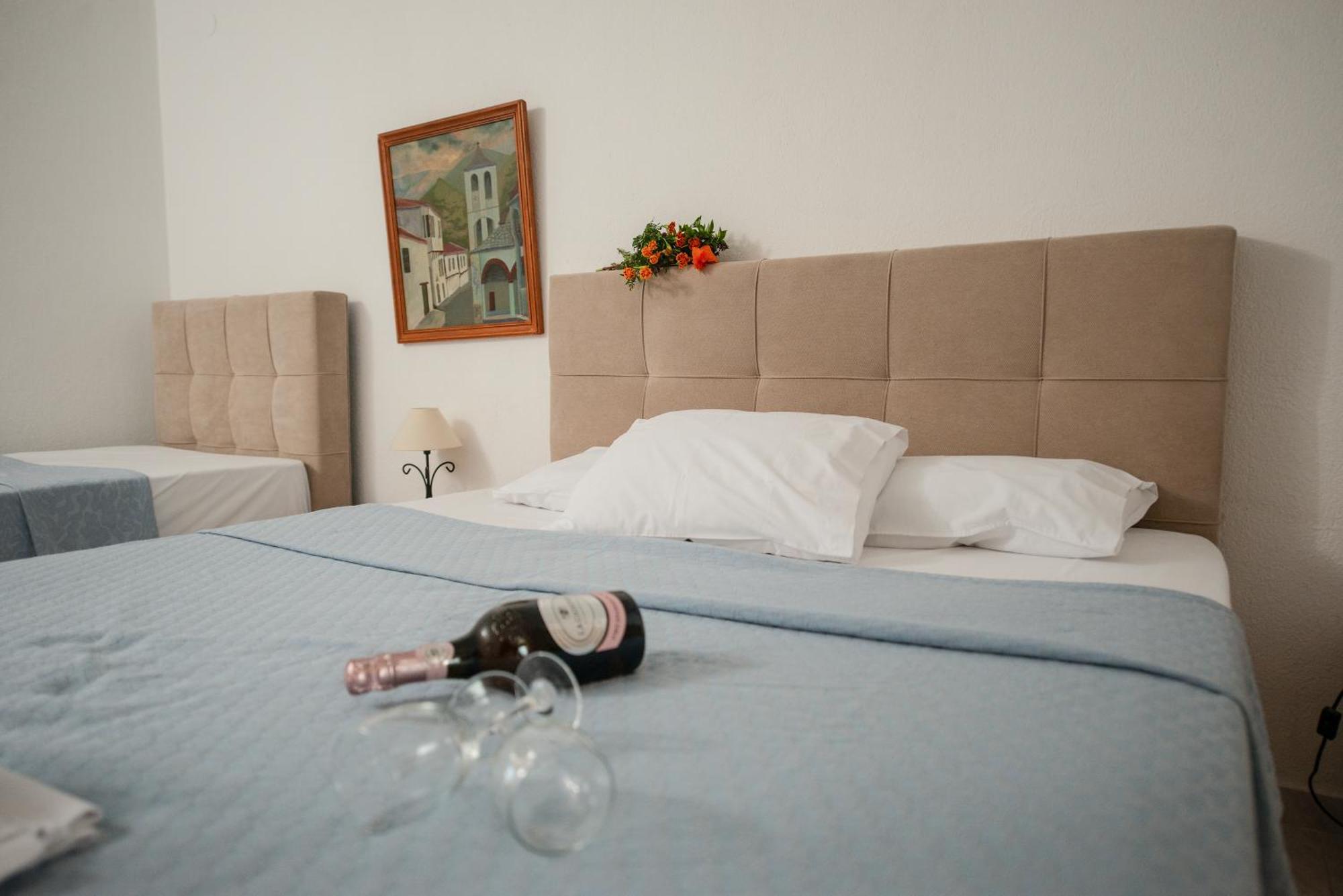 Estia Hotel Fourka Bagian luar foto