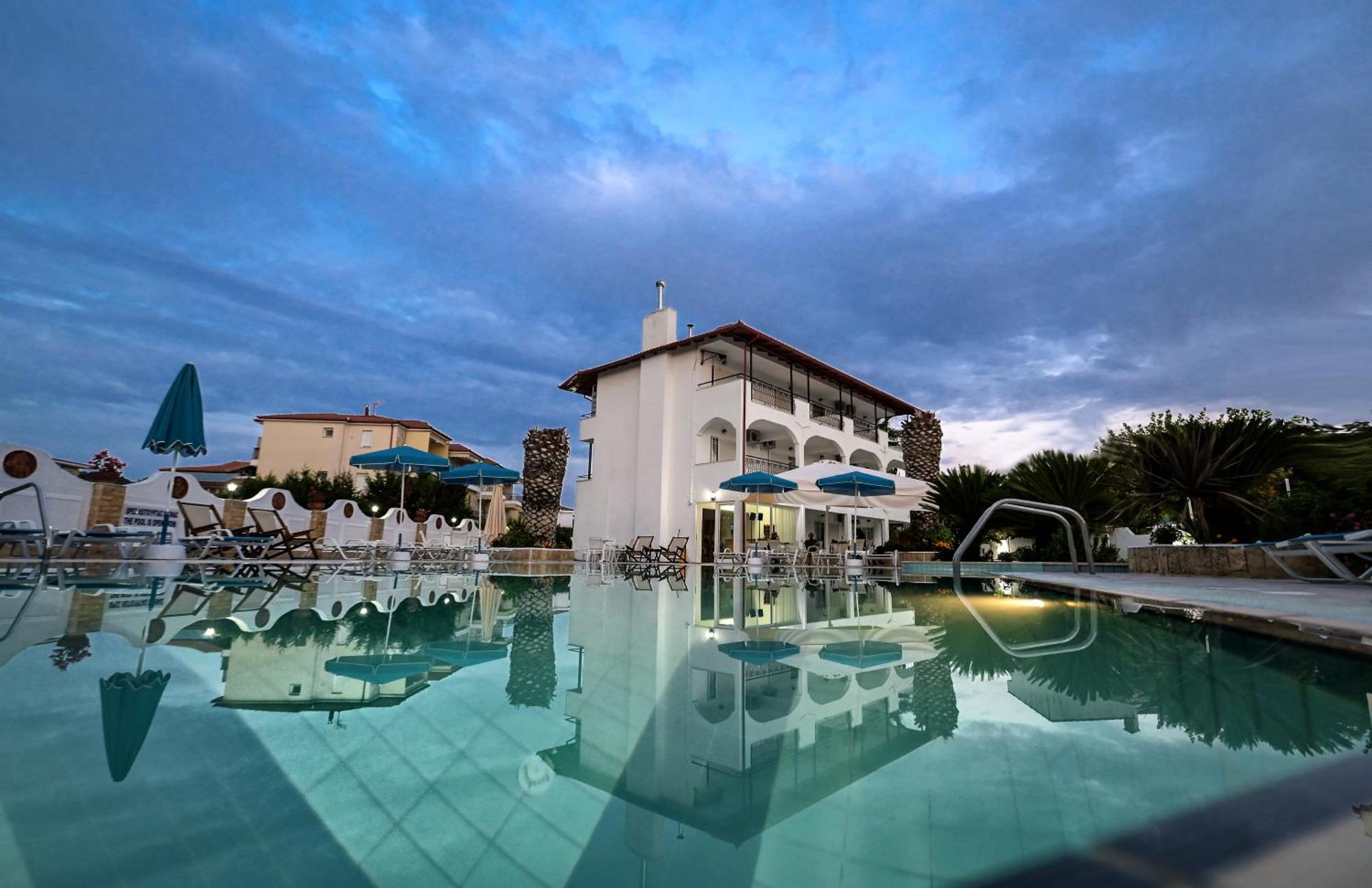 Estia Hotel Fourka Bagian luar foto